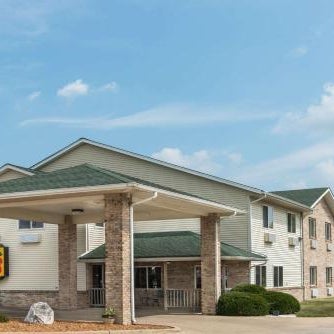 Super 8 by Wyndham Greenville Thumbnail