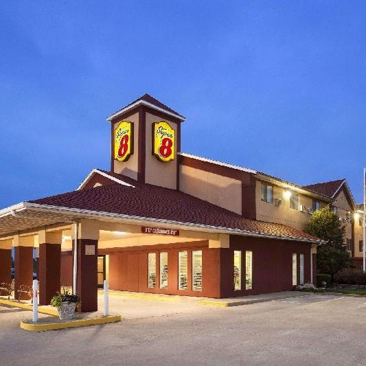 Super 8 by Wyndham Salem Thumbnail