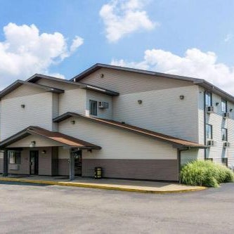 Super 8 by Wyndham Zanesville Thumbnail