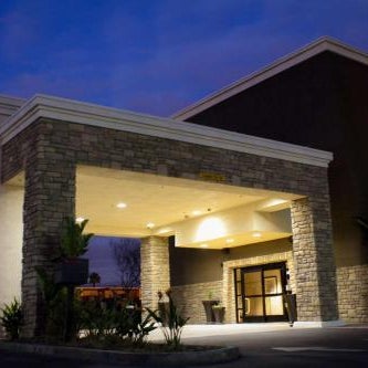 Best Western Plus Arrowhead Hotel Thumbnail
