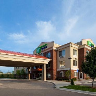Holiday Inn Express & Suites Detroit - Farmington Hills By IHG Thumbnail