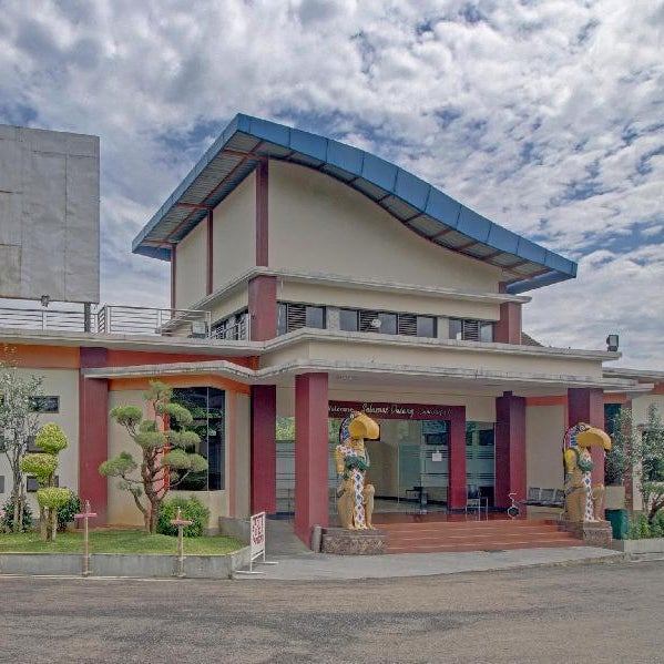 OYO 89997 Hotel Bumi Kedaton Waterpark Thumbnail