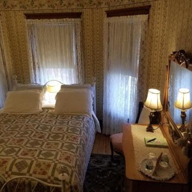 Rose & Thistle Bed & Breakfast Thumbnail