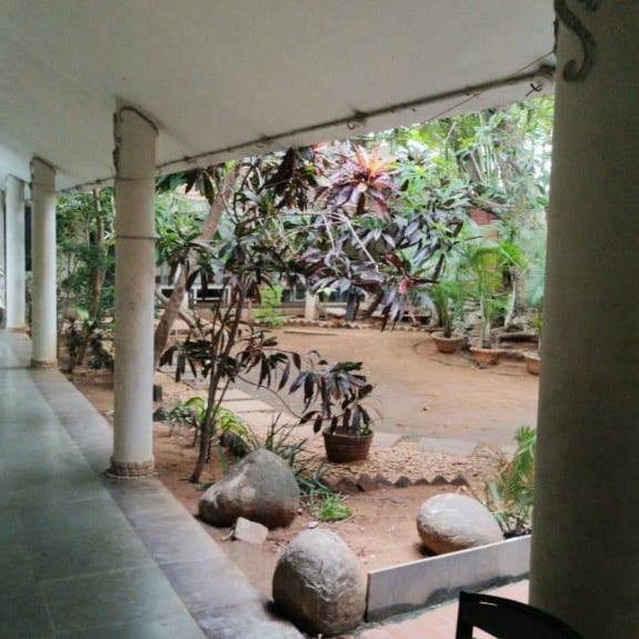 La Courtyard Thumbnail