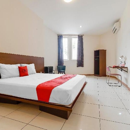 RedDoorz Plus at Karebosi Area 2 Makassar