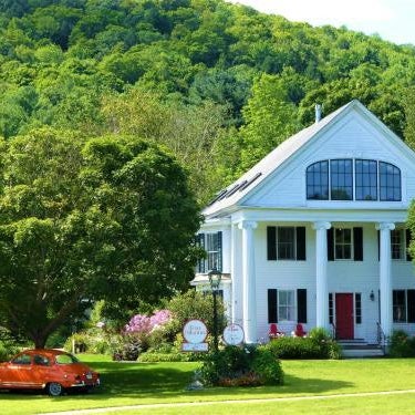 The Four Columns Inn & 1832 Tavern Thumbnail