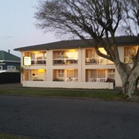 Six On Union Motel Thumbnail