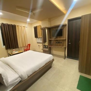 Townhouse Jayati Oasis Inn