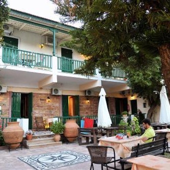 Topakas House