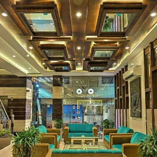 Hotel Royals Grand Galaxy