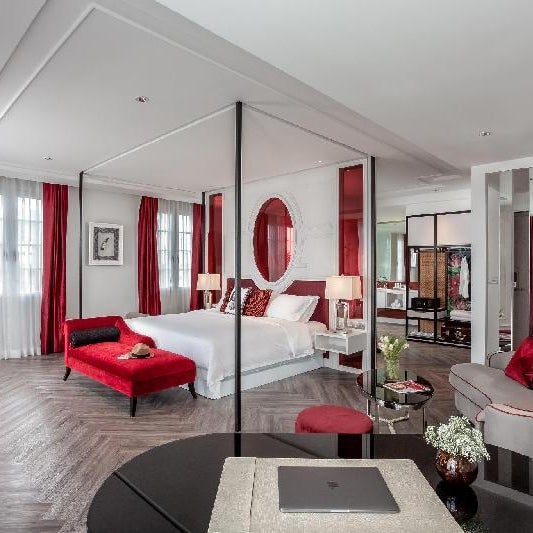 La Seine Hotel Thumbnail
