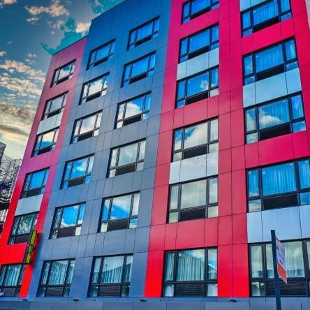 Super 8 by Wyndham Bronx Near Botanical Garden Thumbnail