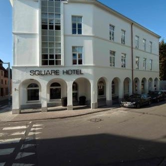 Square Hotel