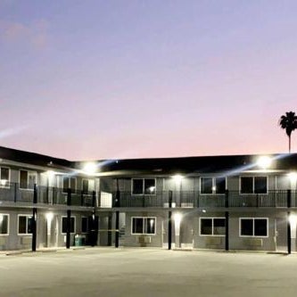 Super 8 by Wyndham Bakersfield CA Thumbnail