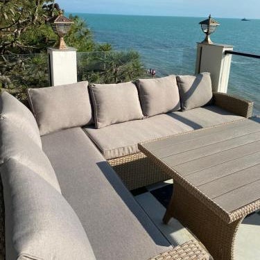 Claude Monet Seaside Hotel Thumbnail