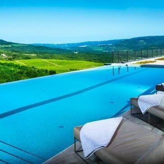 ROXANICH Winery and Design Hotel