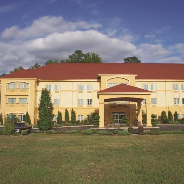 La Quinta Inn & Suites by Wyndham Fultondale Thumbnail