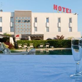 Hotel Posta 77