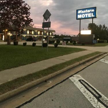 WESTERN MOTEL