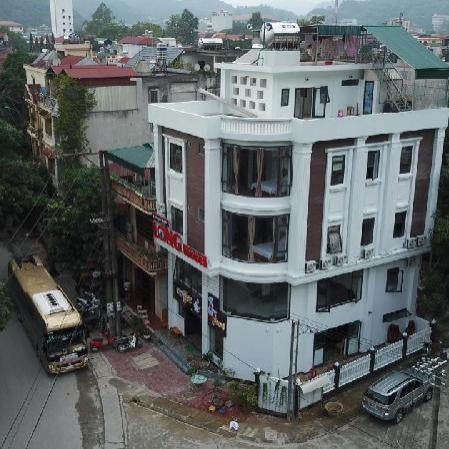 Long Hotel and motobike rental
