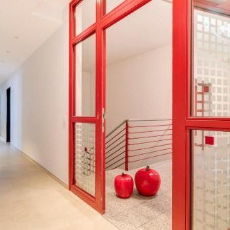 Hotel-Etage Apfelrot Thumbnail