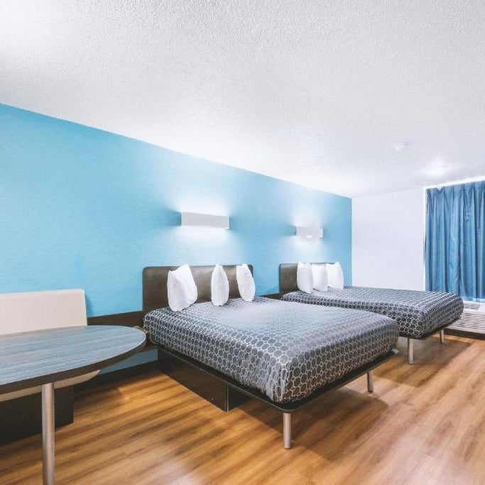 Sky Palace Inn & Suites By Jasper Beeville Thumbnail