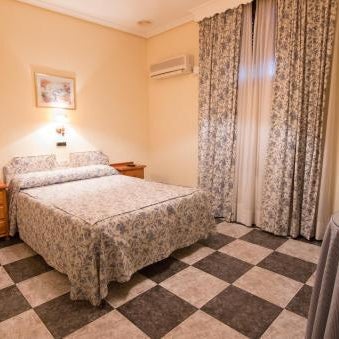 Hostal Santa Ana