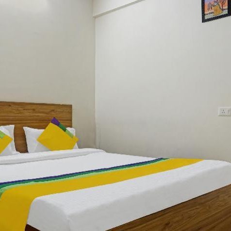 Itsy Hotels AY Plus Hotels
