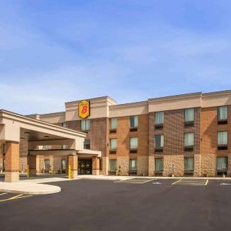 Super 8 by Wyndham St. Louis North Thumbnail
