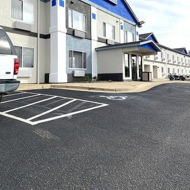 Coratel Inn & Suites by Jasper Northfield Thumbnail
