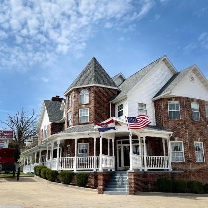 Carriage House Inn Thumbnail