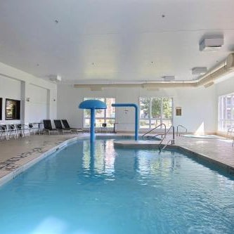 Super 8 by Wyndham Lachenaie/Terrebonne