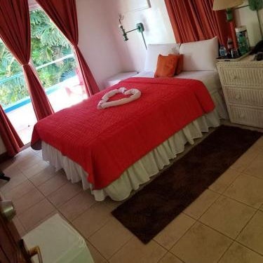 Ocean's Edge Lodge Restaurant & Bar Thumbnail