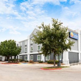 Comfort Inn & Suites Near Medical Center Thumbnail