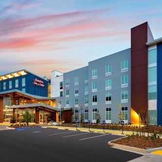 Hampton Inn By Hilton & Suites San Diego Airport Liberty Station Thumbnail