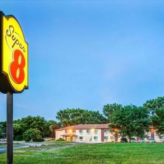 Super 8 by Wyndham Blair Thumbnail