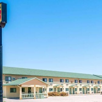 Super 8 by Wyndham Kimball Thumbnail