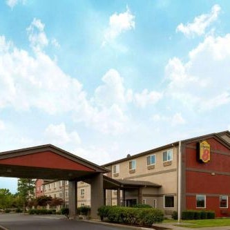 Super 8 by Wyndham Woodburn Thumbnail