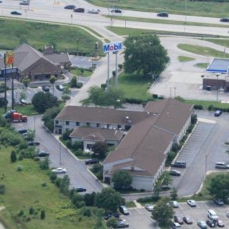 Super 8 by Wyndham Germantown/Milwaukee Thumbnail
