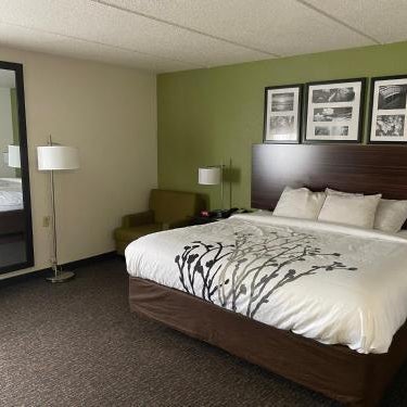 Sleep Inn & Suites Near Sports World Blvd. Thumbnail