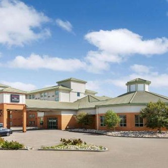 Royal Hotel Edmonton Airport Trademark Collection by Wyndham Thumbnail