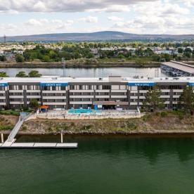 Clover Island Inn Thumbnail