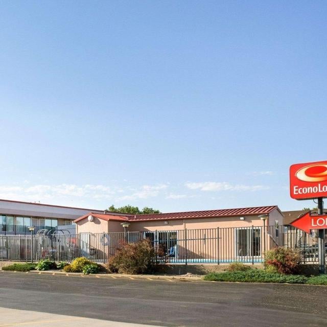 Econo Lodge Wall Thumbnail