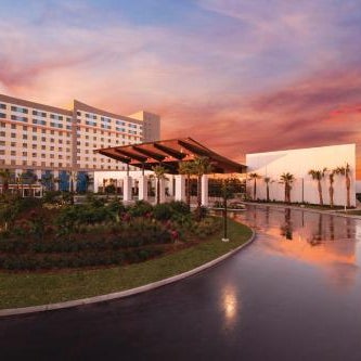 Universal's Endless Summer Resort - Dockside Inn and Suites Thumbnail