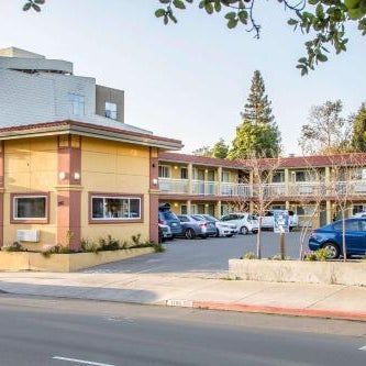 Signature Inn Berkeley Thumbnail