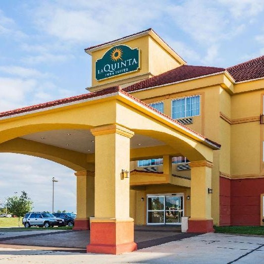 La Quinta Inn & Suites by Wyndham Canton Thumbnail