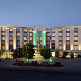 Holiday Inn & Suites Montreal Airport by IHG