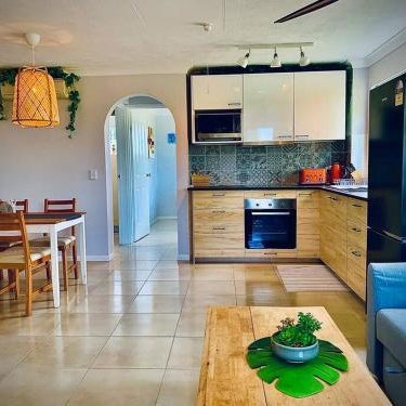Broadbeach-Stylish Apartment Close To everything