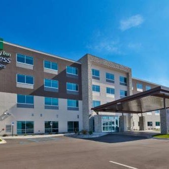 Holiday Inn Express & Suites Cedar Springs  Grand Rapids N By IHG