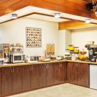 Super 8 by Wyndham Innisfail Thumbnail